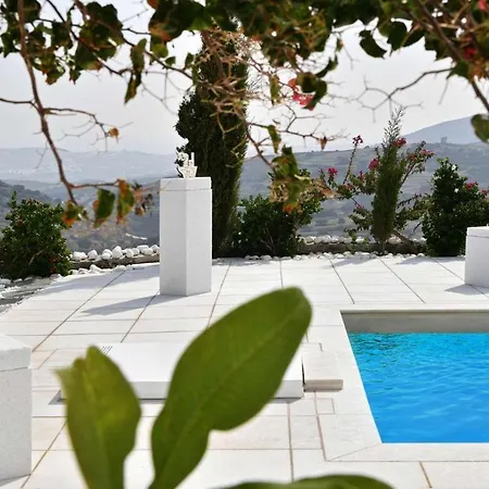 Paros Sleeps 12 Pool Air Con T478601 Villa *