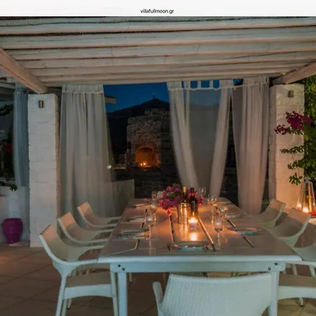 Paros Sleeps 12 Pool Air Con T478601 Villa *