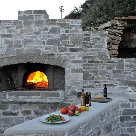 Paros Sleeps 12 Pool Air Con T478601 Páros