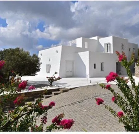 Paros Sleeps 12 Pool Air Con T478601 Páros