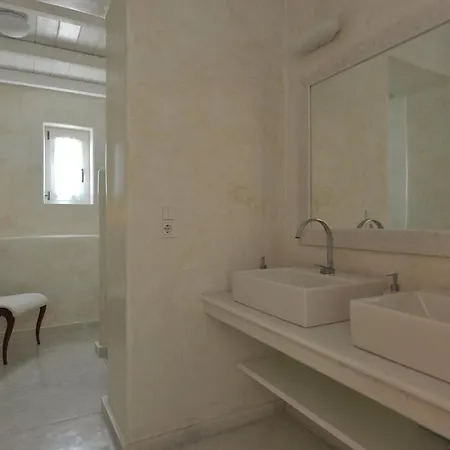 Villa Paros Sleeps 12 Pool Air Con T478601