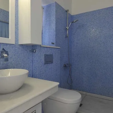 Paros Sleeps 12 Pool Air Con T478601 Villa *